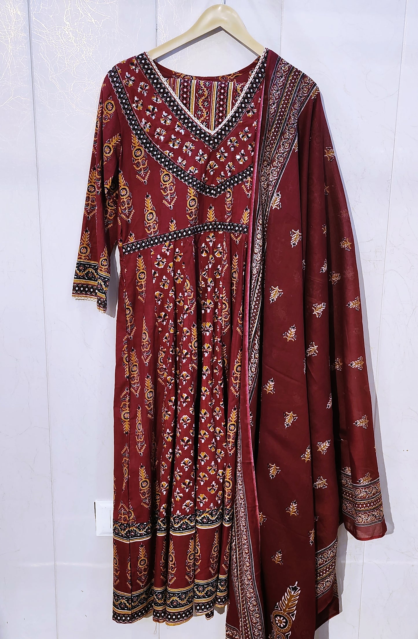 Elegant Floral Printed Cotton Suit Set with Dupatta