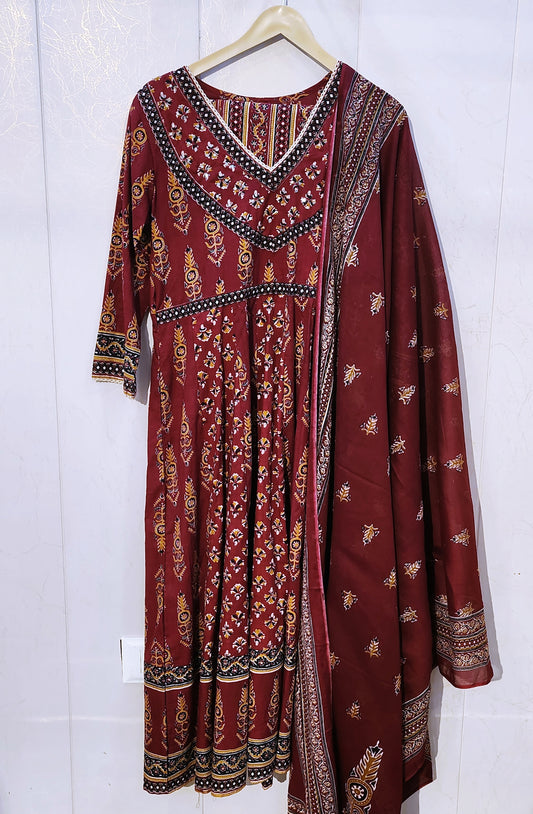 Elegant Floral Printed Cotton Suit Set with Dupatta