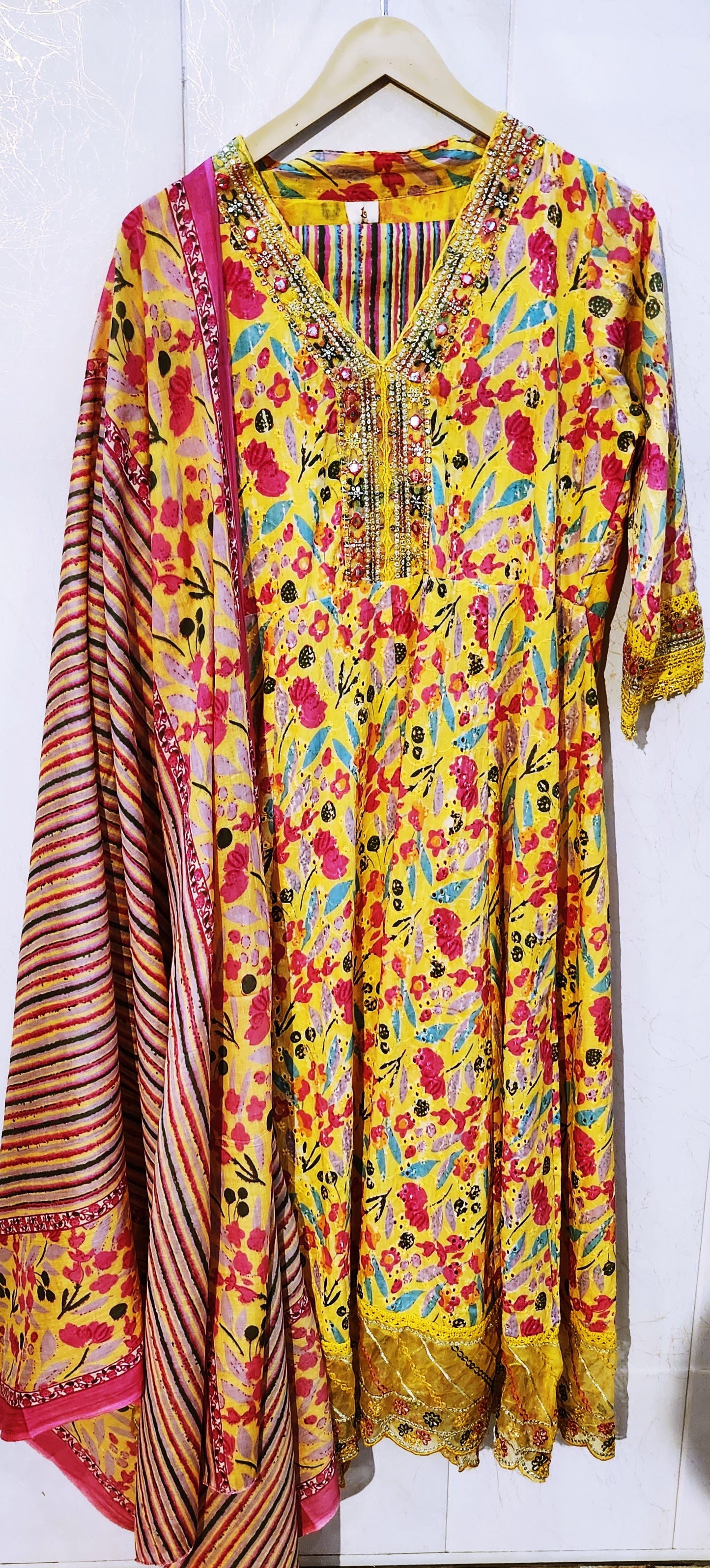 Elegant Floral Printed Cotton Suit Set with Dupatta