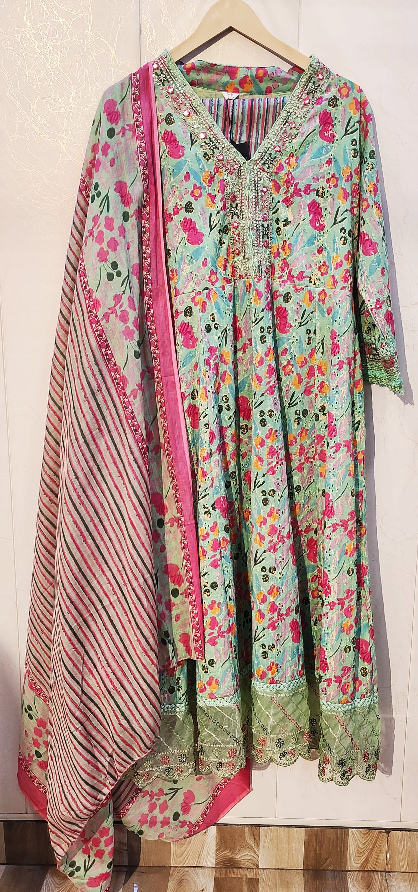 Elegant Floral Printed Cotton Suit Set with Dupatta